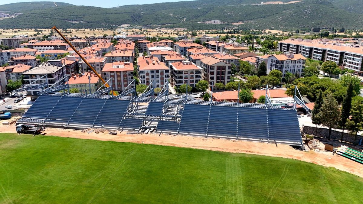 Muğla Atatürk Stadyumu’nda yeni tribün inşaatı sürüyor