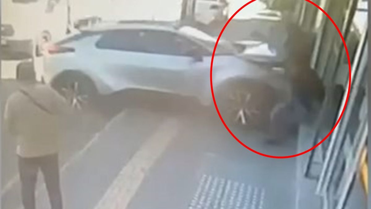 Tunceli'de kaldırıma çıkan cip, bankanın güvenlik görevlisine çarptı