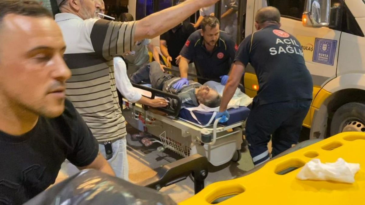 Bursa'da kalp krizi geçiren vatandaşı otobüs şoförü hastaneye yetiştirdi