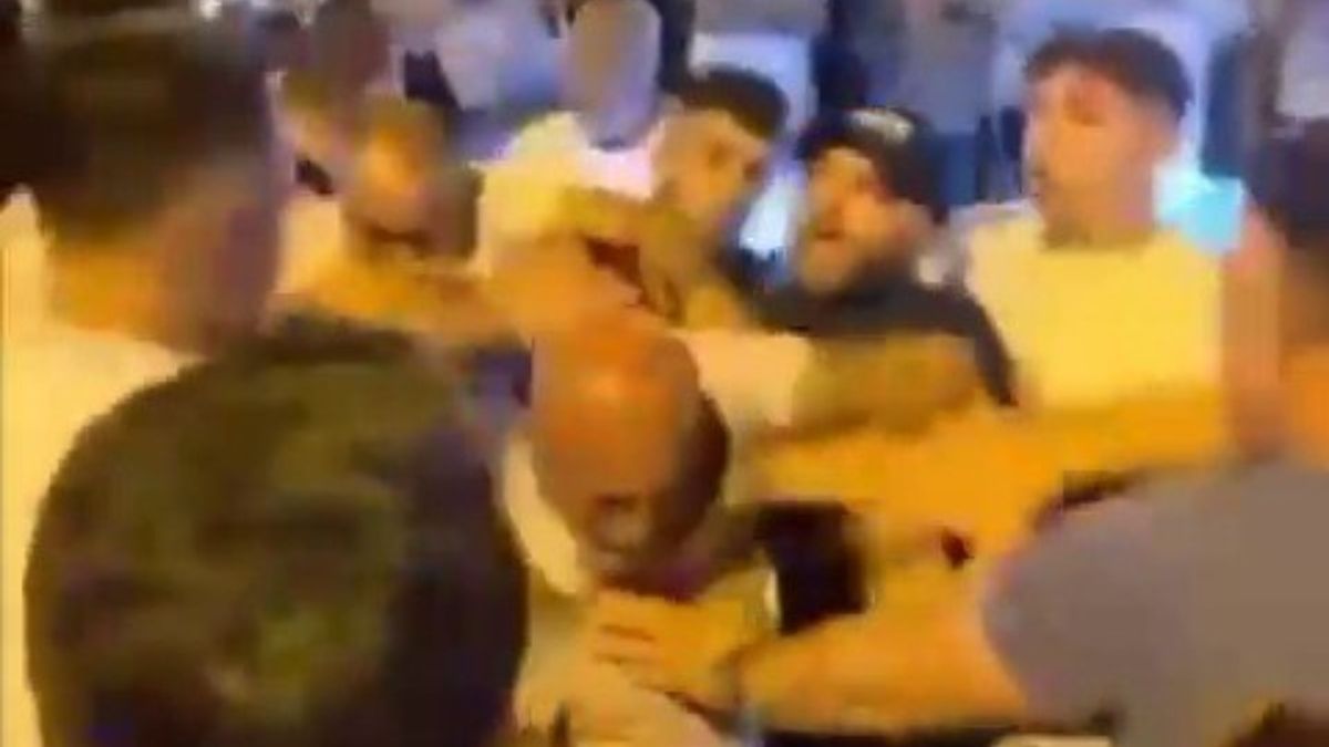 Bursa'da seyyar satıcılar ve zabıtaların kavgası kamerada