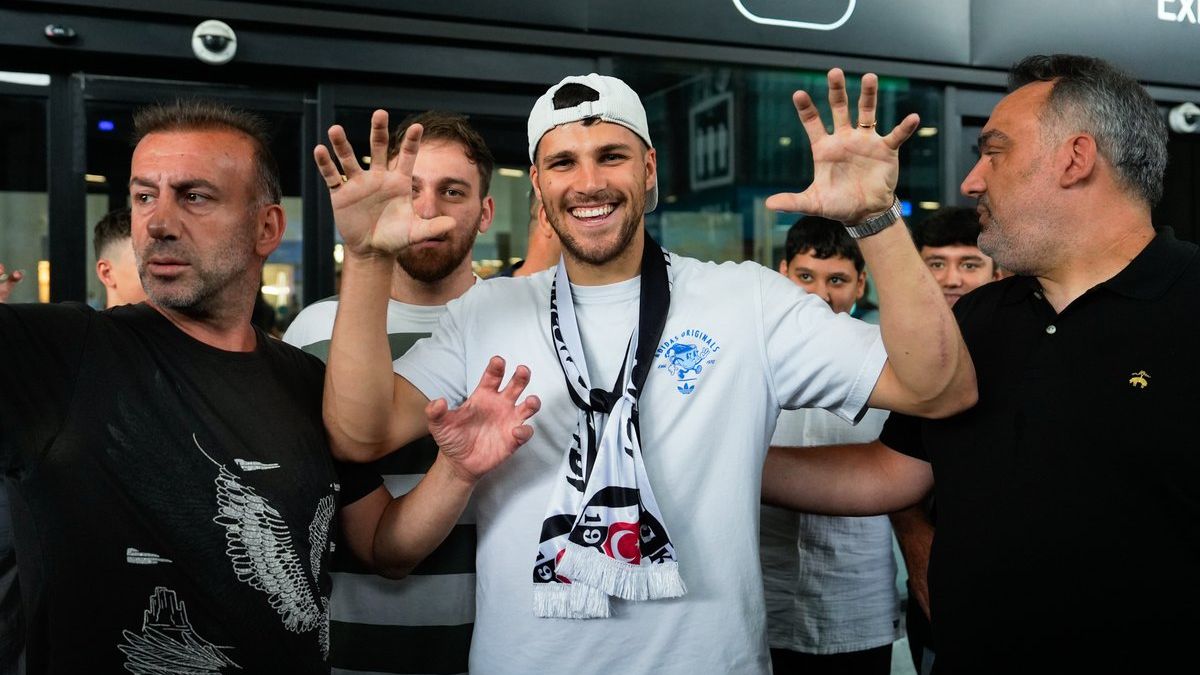 Beşiktaş'ın yeni transferi David Jurasek İstanbul'da