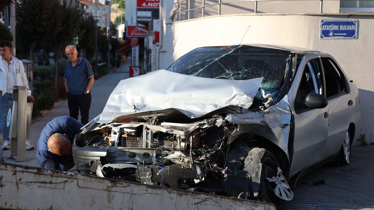 Nevşehir'de alkollü sürücü trafiği birbirine kattı: 4 yaralı