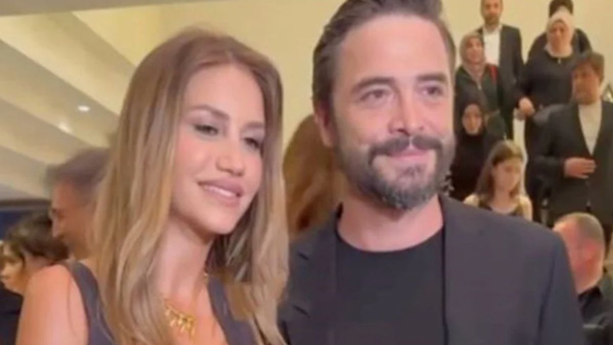 Ahmet Kural'�n e�inden karn� burnunda ilk payla��m