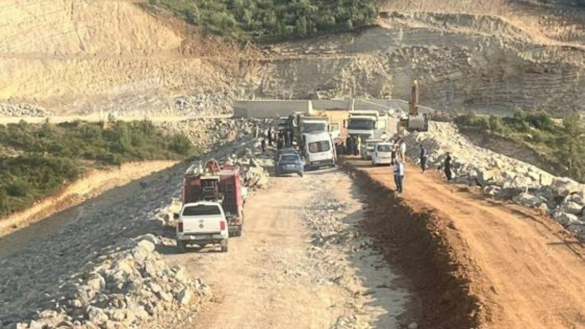 Adana'da göçük altında kalan işçi hayatını kaybetti