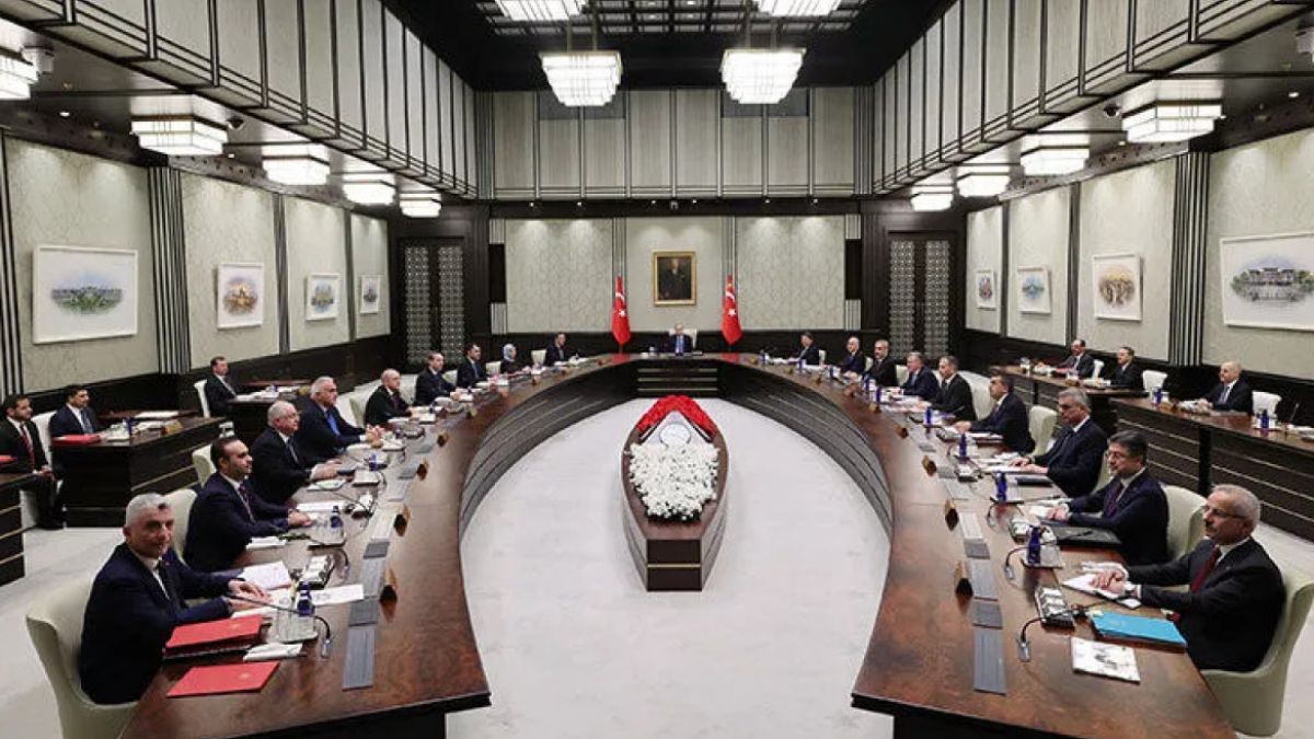 Kabine toplanıyor: Kritik başlıklar masada olacak