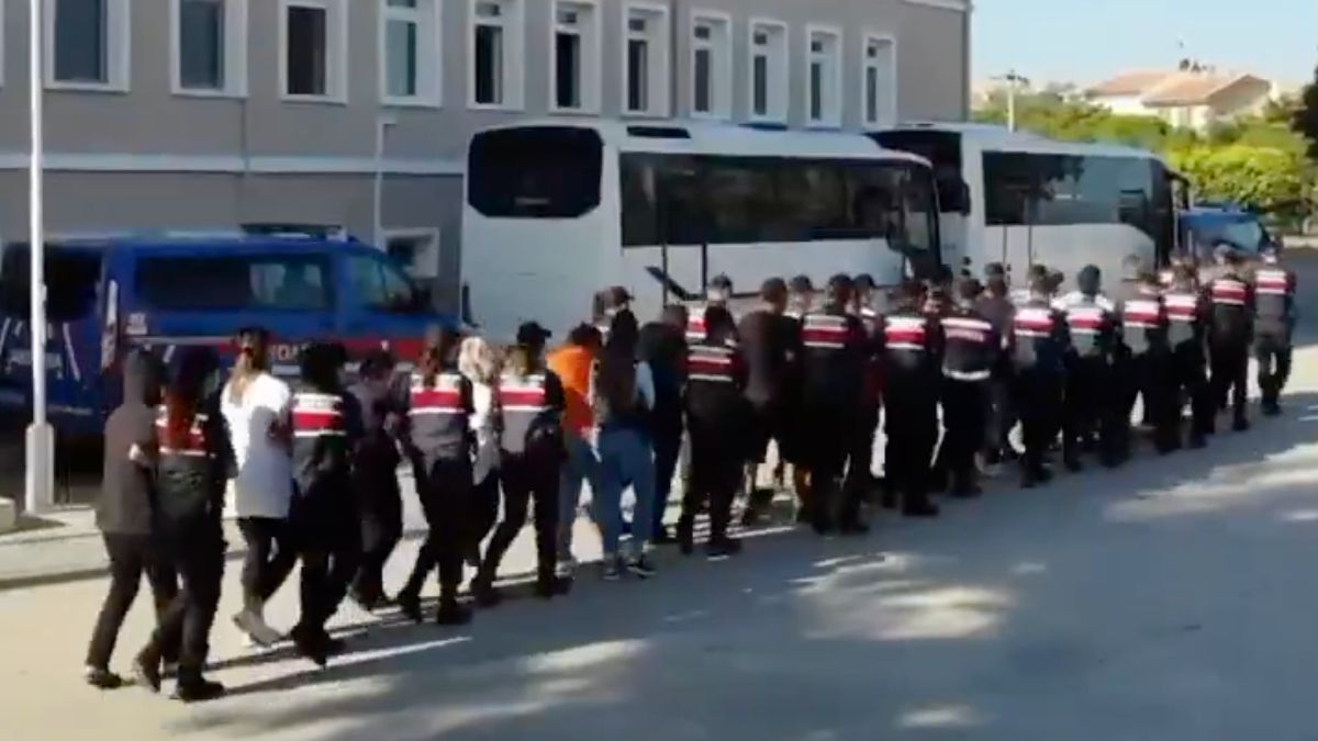Ali Yerlikaya: 12 ilde dolandırıcı suç örgütlerine yönelik operasyon gerçekleştirildi