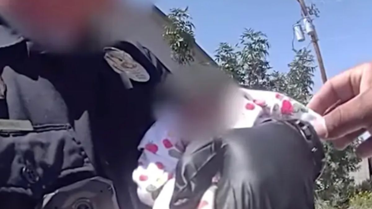 ABD'de günlerce annesinin cesediyle kalan bebek kurtarıldı
