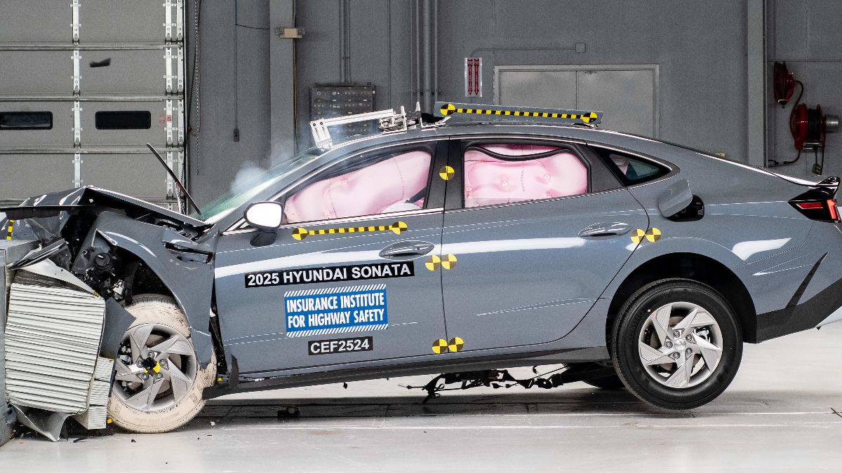 Hyundai, çarpışma testlerinde rakiplerini geride bıraktı