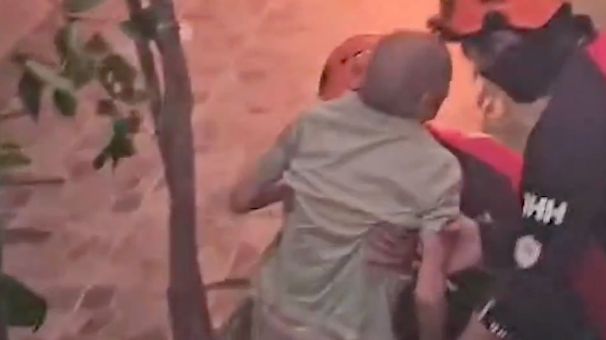 İzmir'deki yangından duygulandıran görüntüler