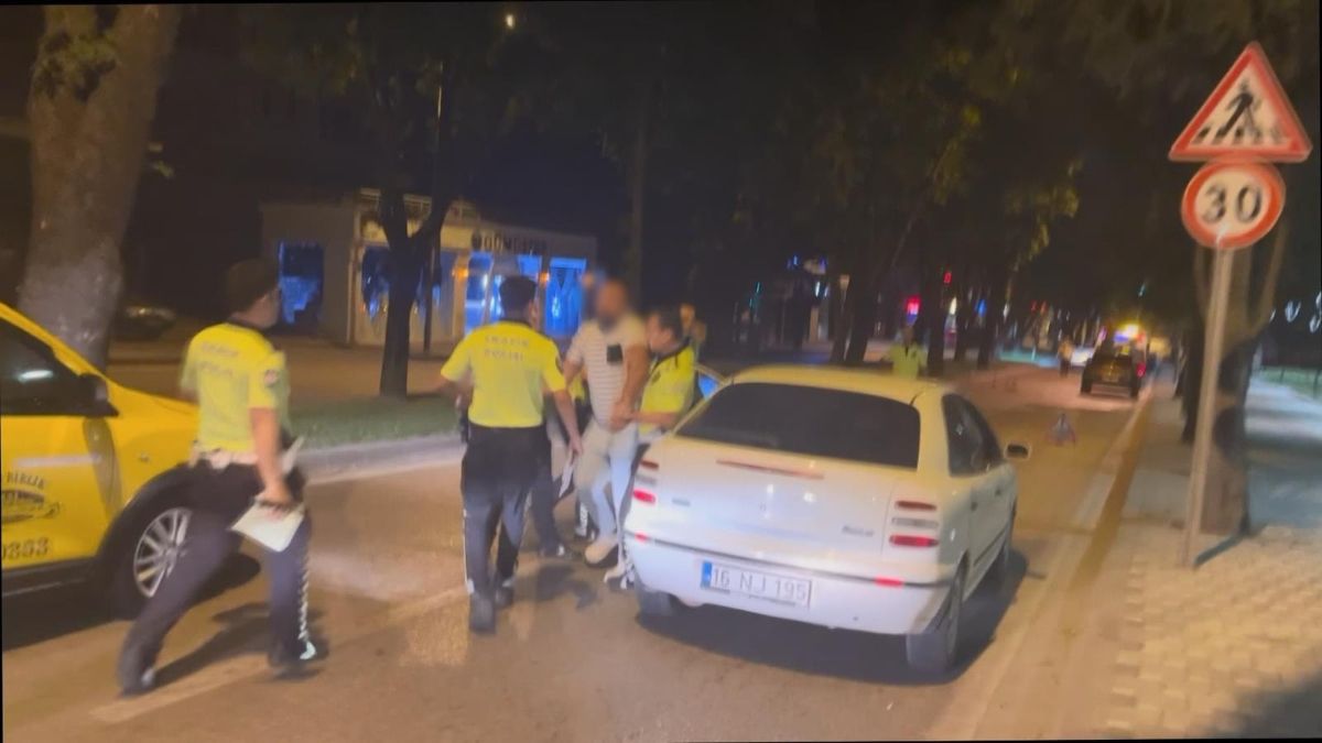 Bursa'da alkollü sürücü aracını polis ekibinin üzerine sürdü