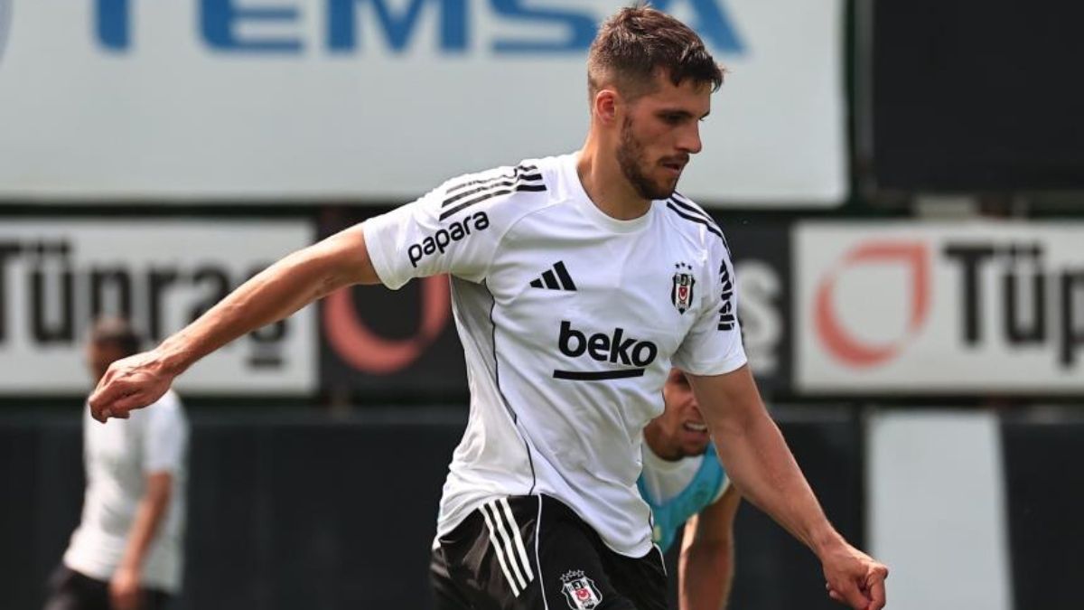 Beşiktaş'ta David Jurasek ilk antrenmanına çıktı