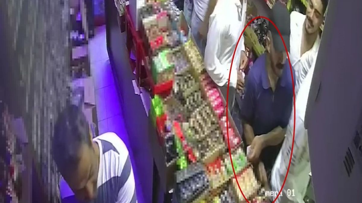 Adana'da yankesicilik yaparken hem kameraya hem polise yakalandı