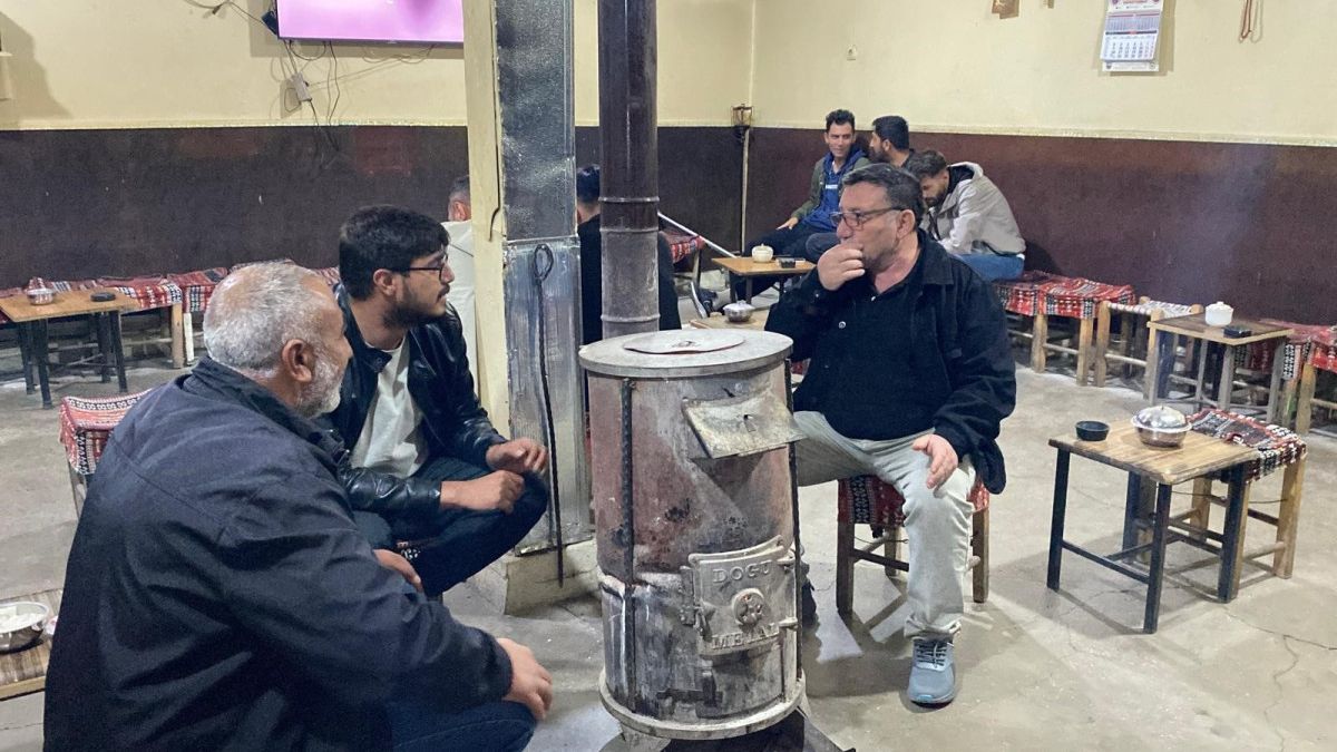 Türkiye’nin birçok ili sıcaktan kavrulurken Bingöl'e kış yeniden geldi