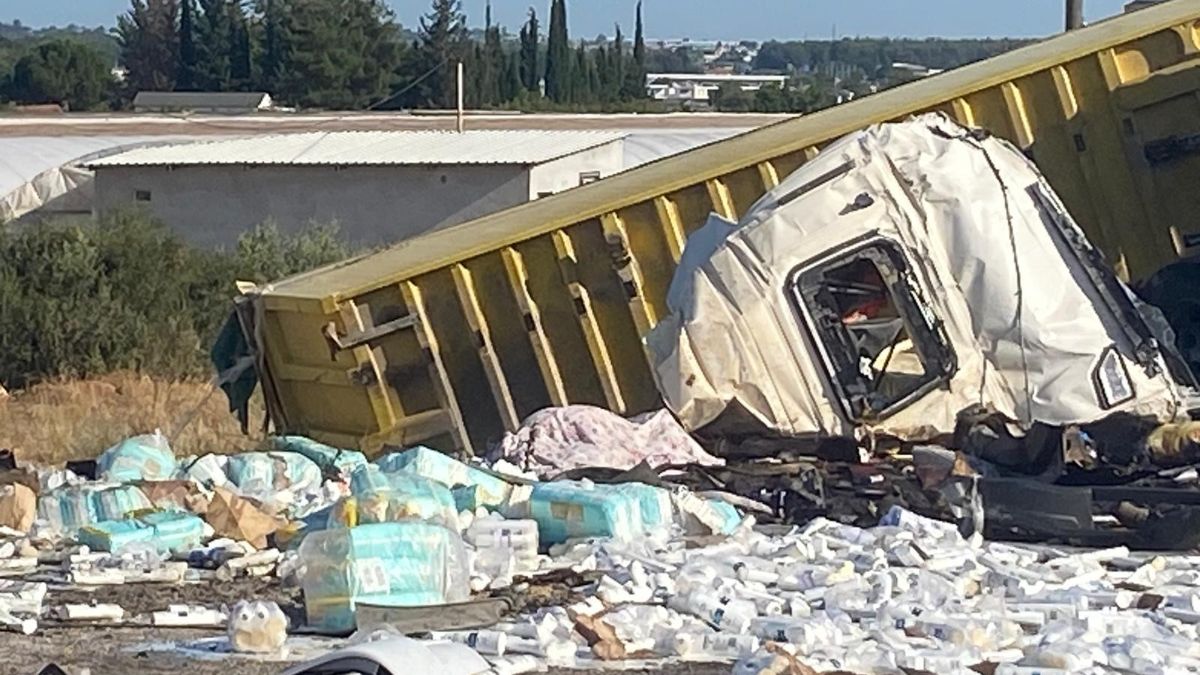 Antalya'da iki tırın çarpıştığı kazada 1 can kaybı