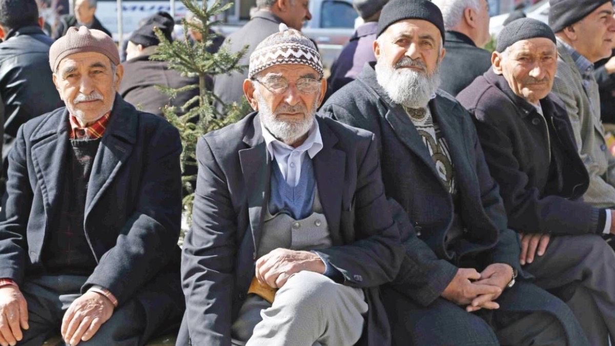 Emeklilere büyük jest: Yaz boyunca ücretsiz olacak