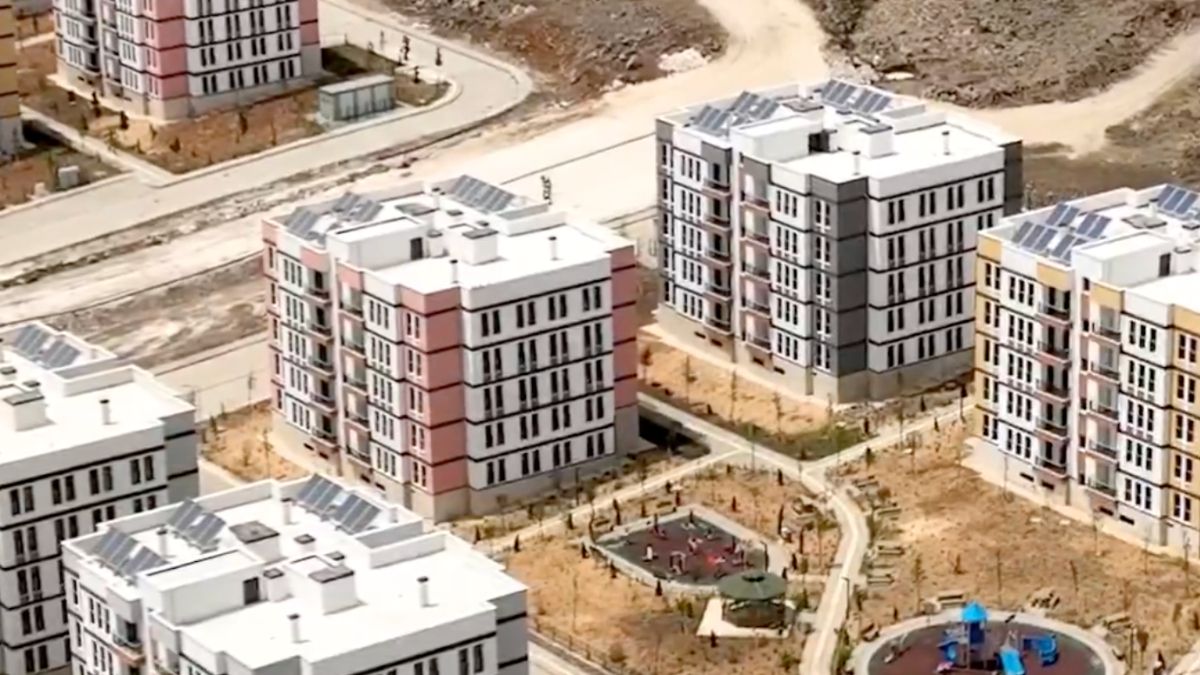 Murat Kurum paylaştı: TOKİ tarafından Şanlıurfa'da 2 bin 738 konut tamamlandı