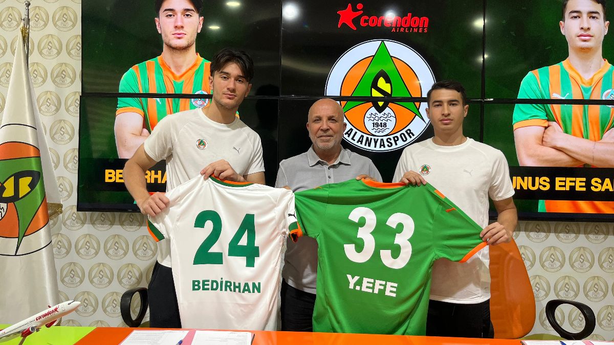 Alanyaspor, Bedirhan Özyurt ve Yunus Efe Sarıkaya'ya imza attırdı