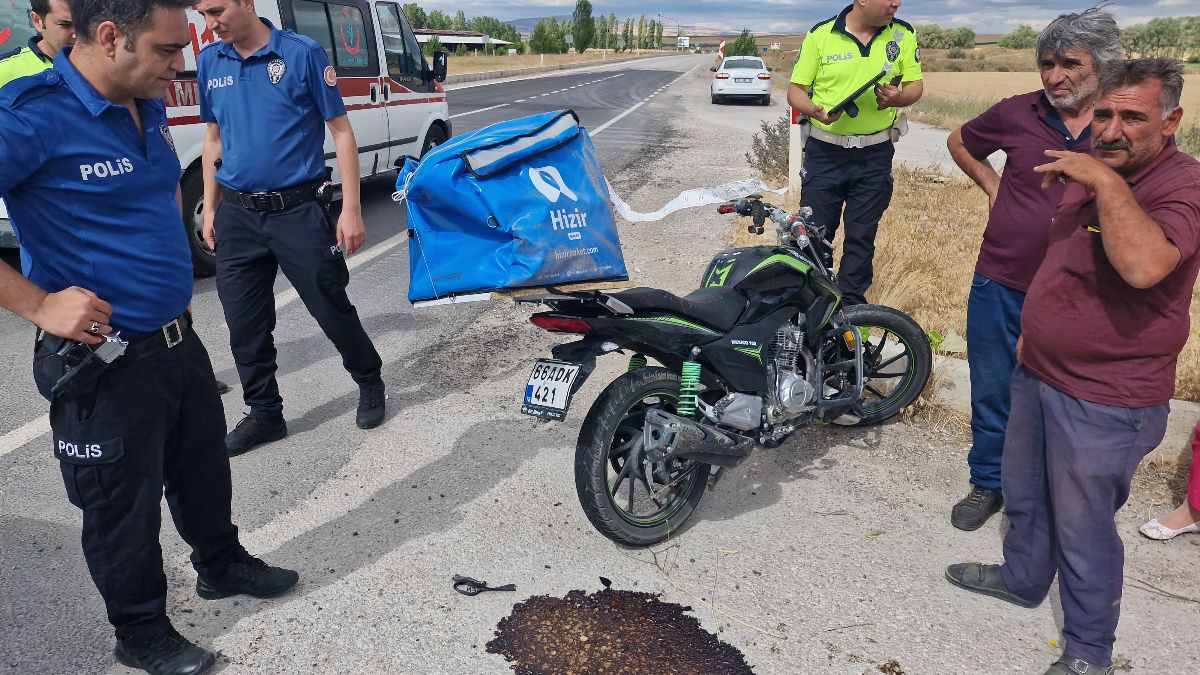 Çorum'da otomobil ile motosiklet çarpıştı