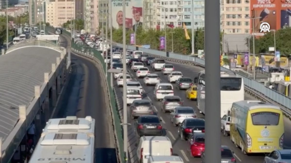 İstanbul'da trafik yoğunluğu yaşandı