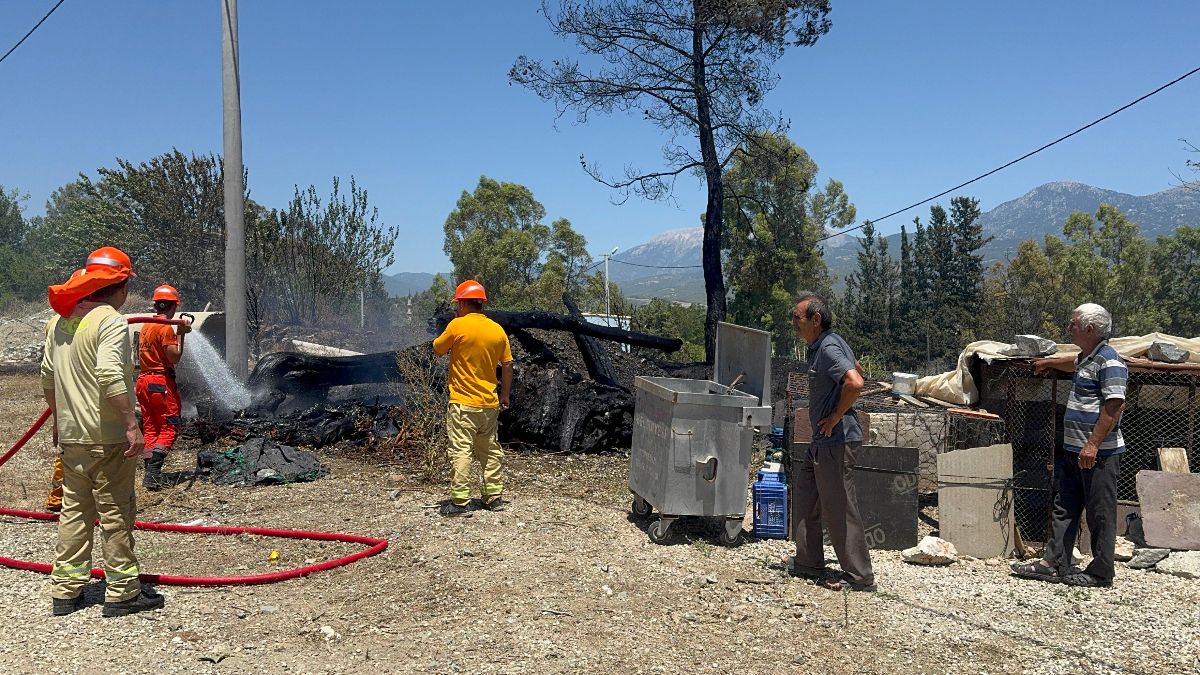 Muğla'da bariyer yapımı sırasında çıkan kıvılcımlar yangına neden oldu