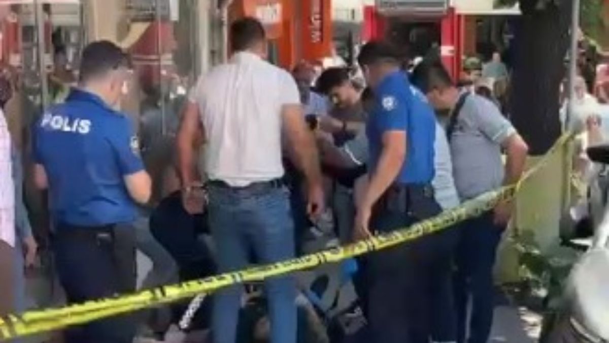 Kocaeli'de babasının kliniğinde çalışan 2 hekimi tabancayla vurdu