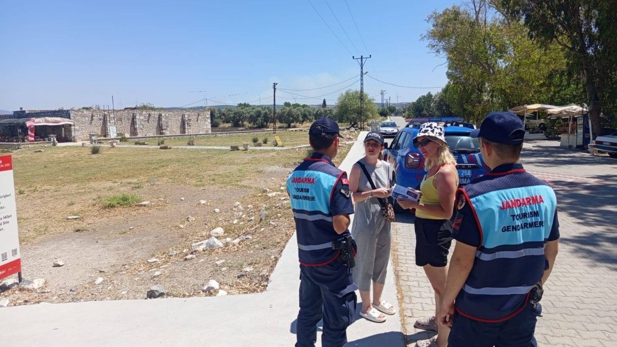Aydın'da jandarma vatandaşları bilgilendirdi