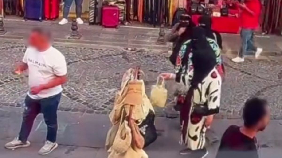 İstanbul'da 4 kadın çantaları inceleme bahanesiyle hırsızlık yaptı