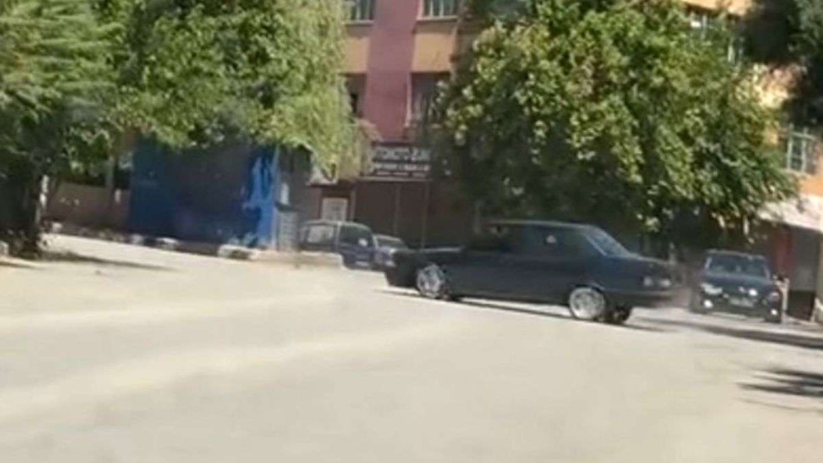 Ankara'da trafikte drift atan sürücü tehlike saçtı