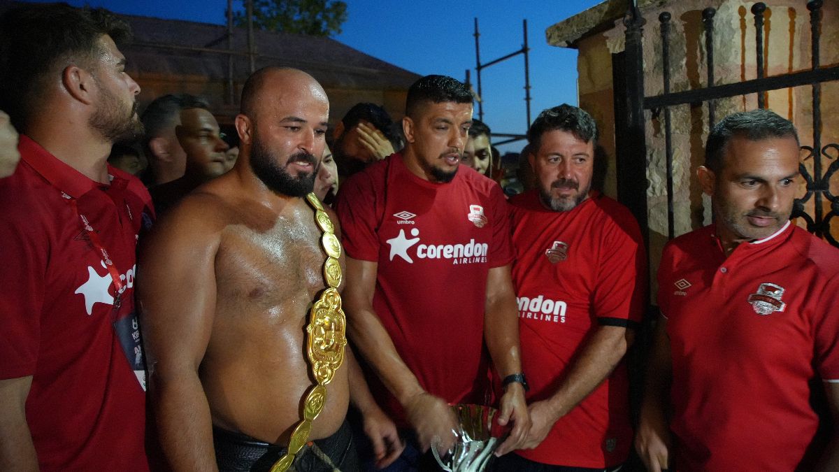 Kırkpınar şampiyonu hamam geleneğine bu yıl da devam etti