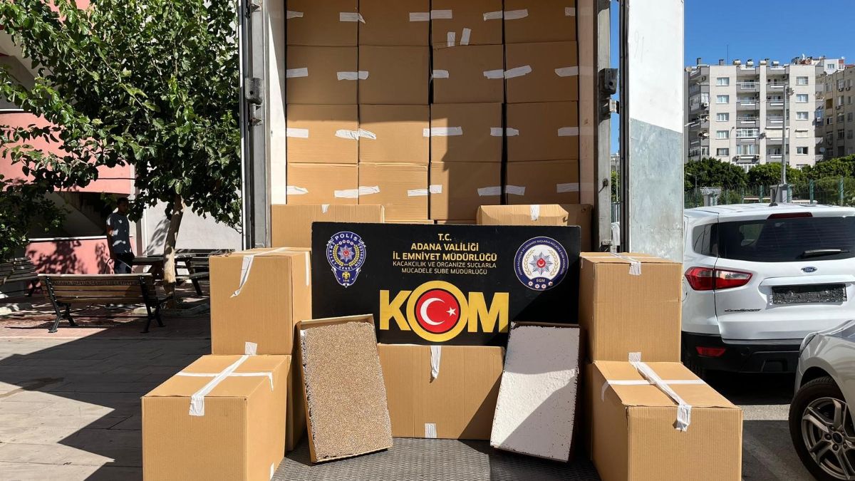 Adana'da kaçak sigara operasyonu: 17 milyon TL değerinde