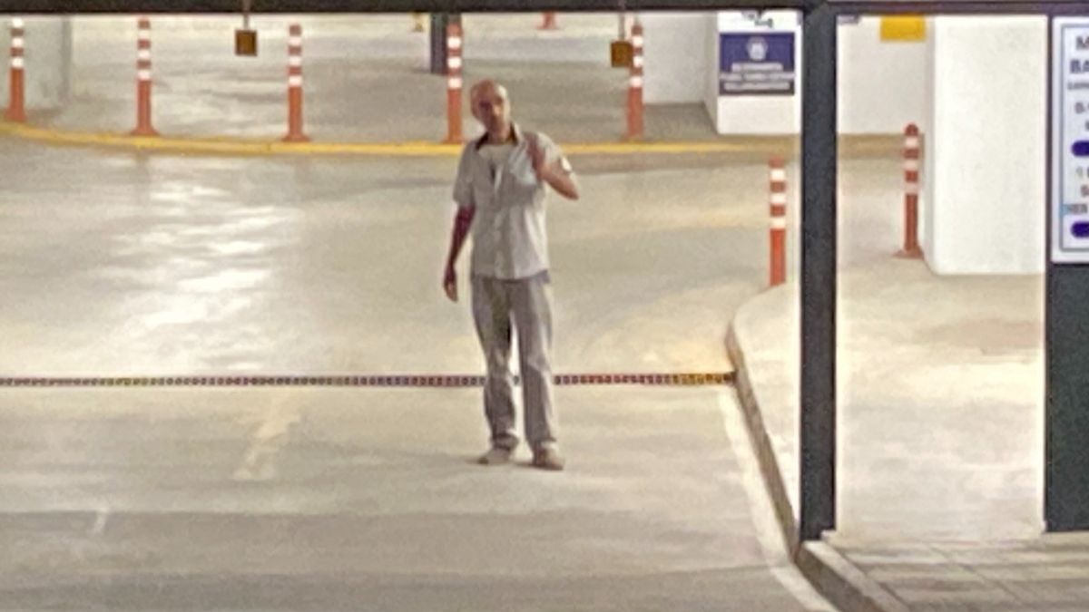 Eskişehir'de gençler yaşlı otopark görevlisini canından bezdirdi