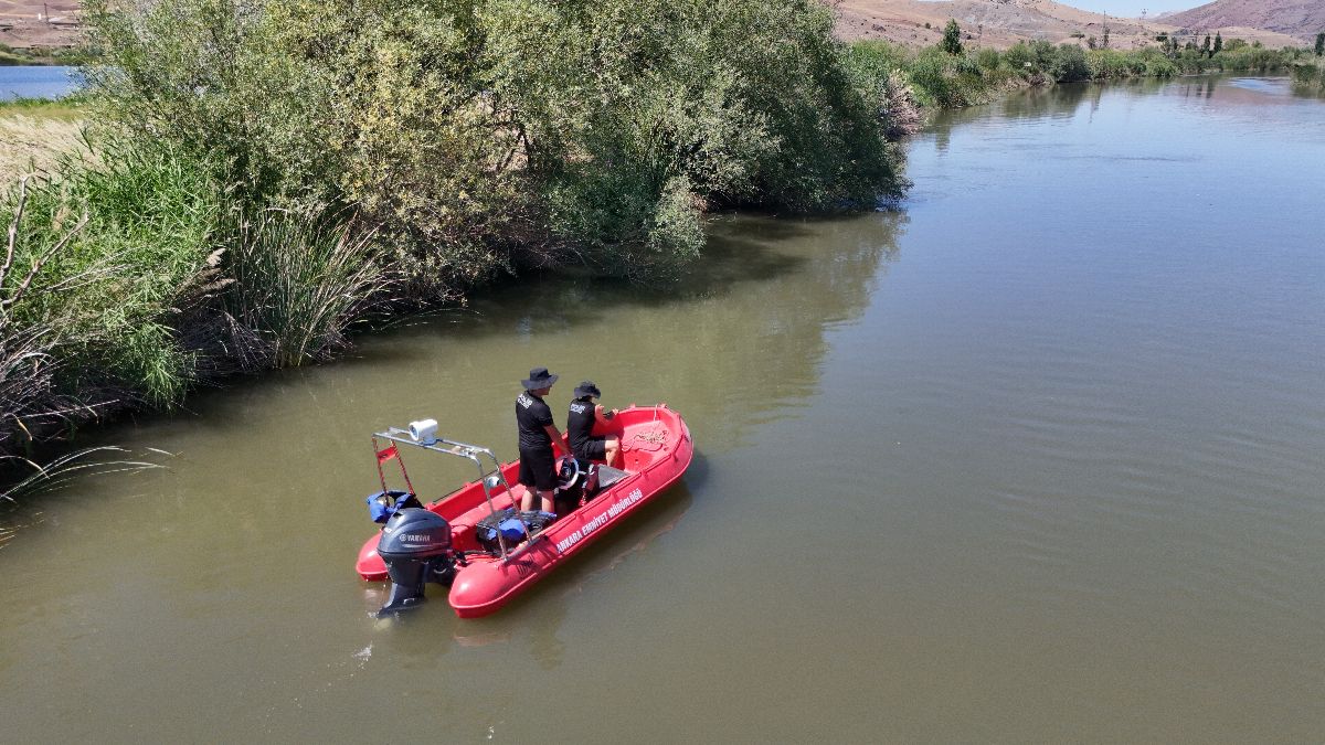Kırıkkale'de iddiaya girip Kızılırmak'a atlayan genç aranıyor