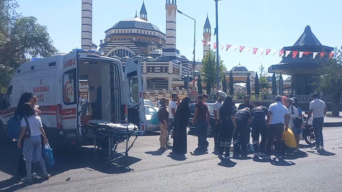 Diyarbakır'da taksicinin çarptığı motosikletli yaralandı