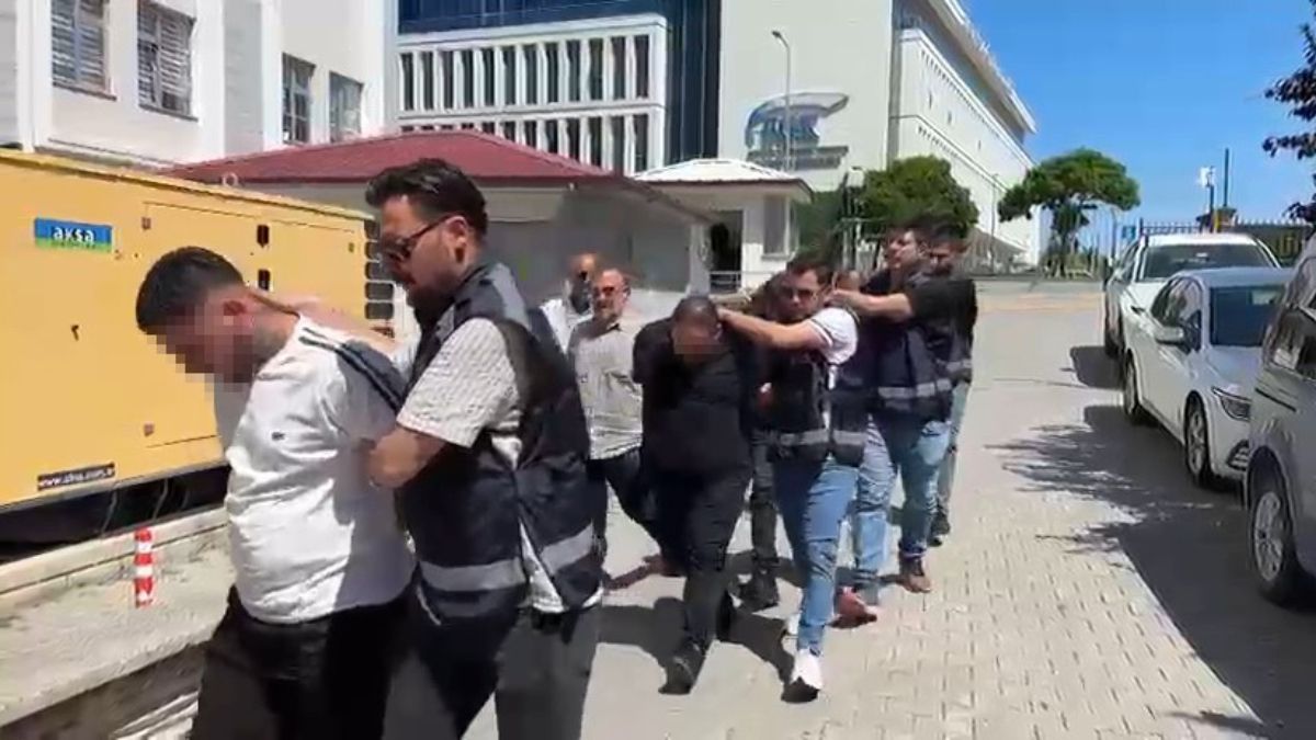 Samsun'da eğlence mekanı önünde silahlı saldırı: 2 yaralı