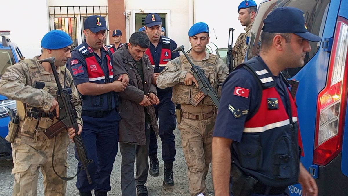 Zonguldak'ta eşini bıçaklayarak öldürmüştü: Tutuklandı
