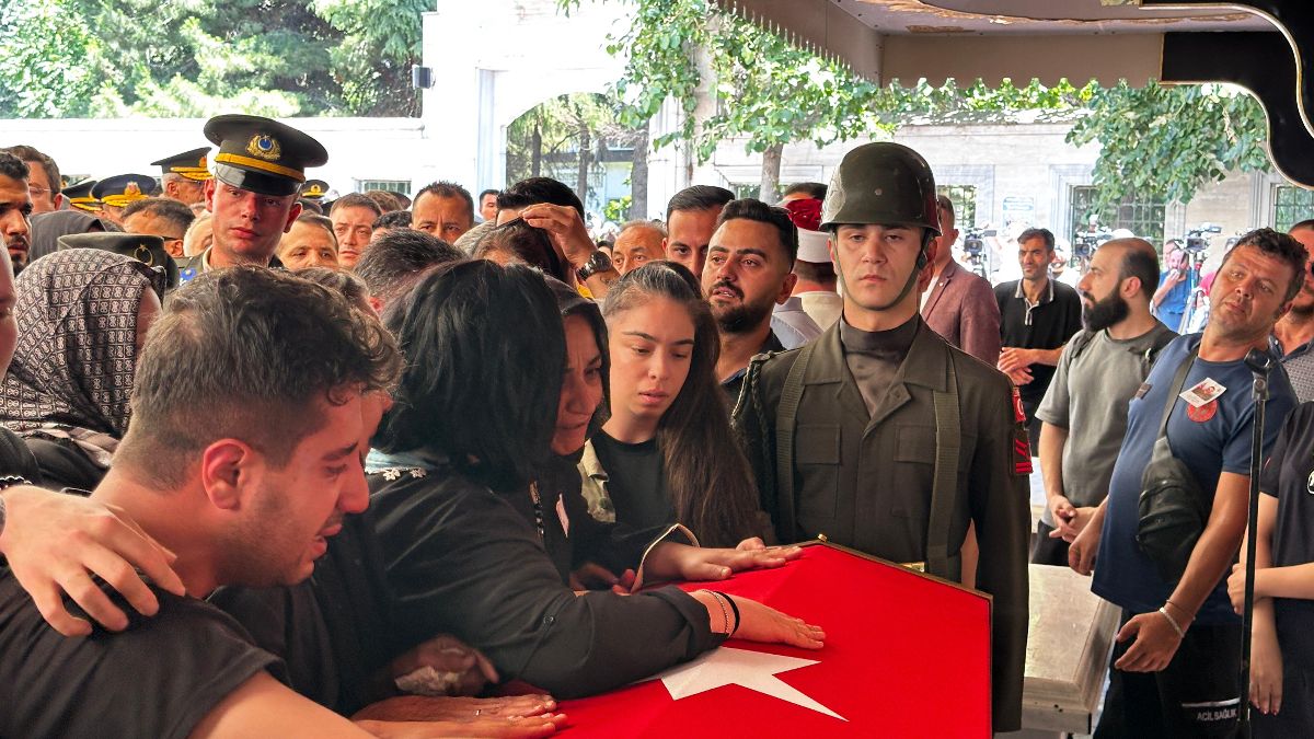 Türkiye şehitlerini uğurluyor: Binler cenaze törenlerine akın etti