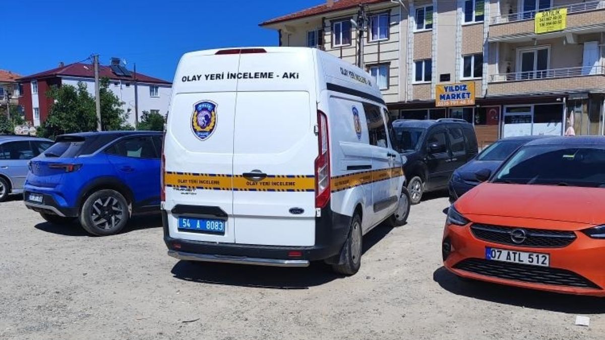 Sakarya'da atladığı havuzda boynu kırılan genç, hayatını kaybetti