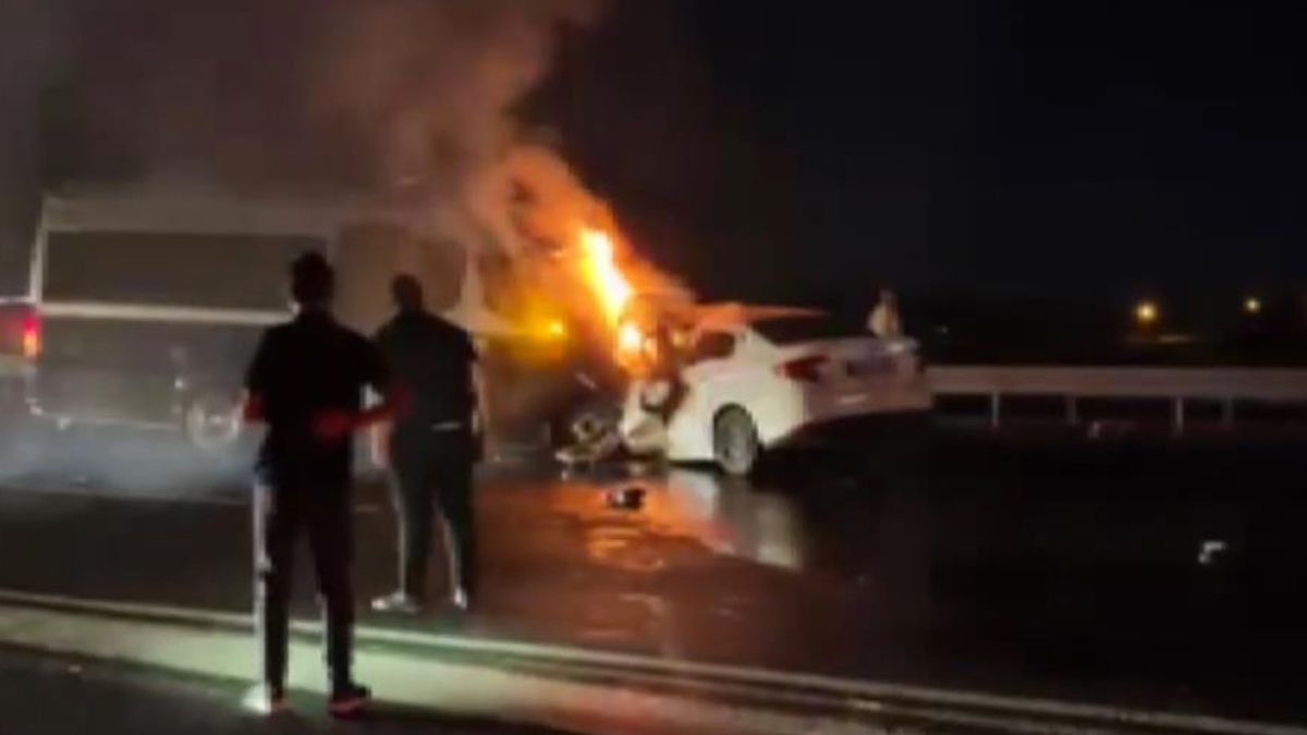 Ankara'da ters yönde ilerleyen otomobil minibüsle çarpıştı: 1 ölü