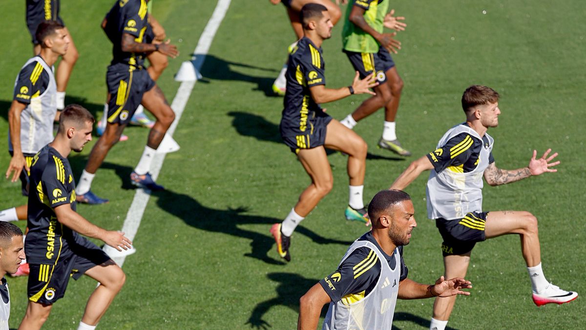 Fenerbahçe, yeni sezon hazırlıklarına devam etti