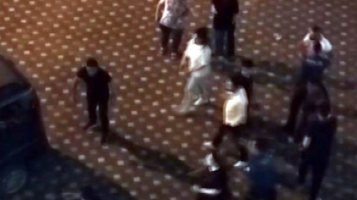 Kayseri'de sürücülerin yanlış park kavgasını polisler ayırdı