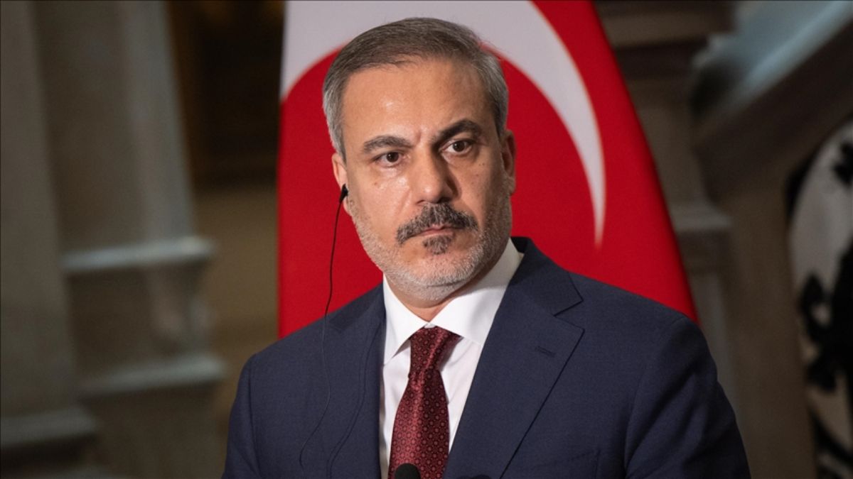 Bakan Fidan, yeni İletişim Başkanı Burhanettin Duran'ı tebrik etti