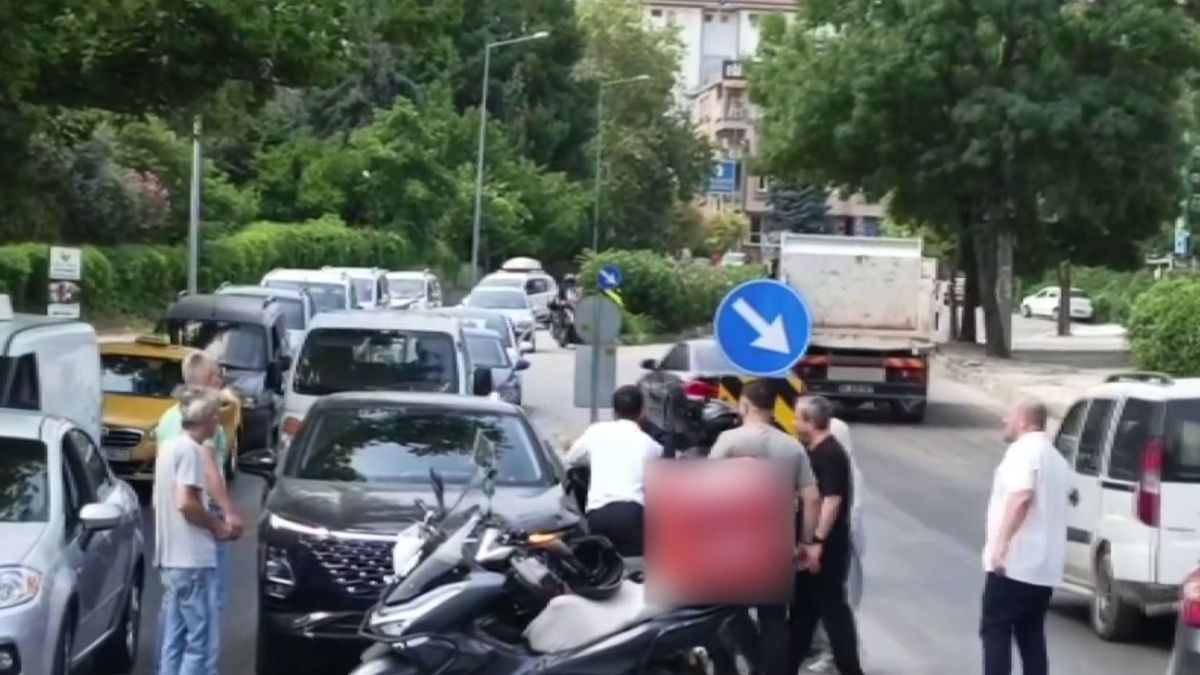 Bursa'daki yol verme kavgasında iki sürücü birbirini darbetti