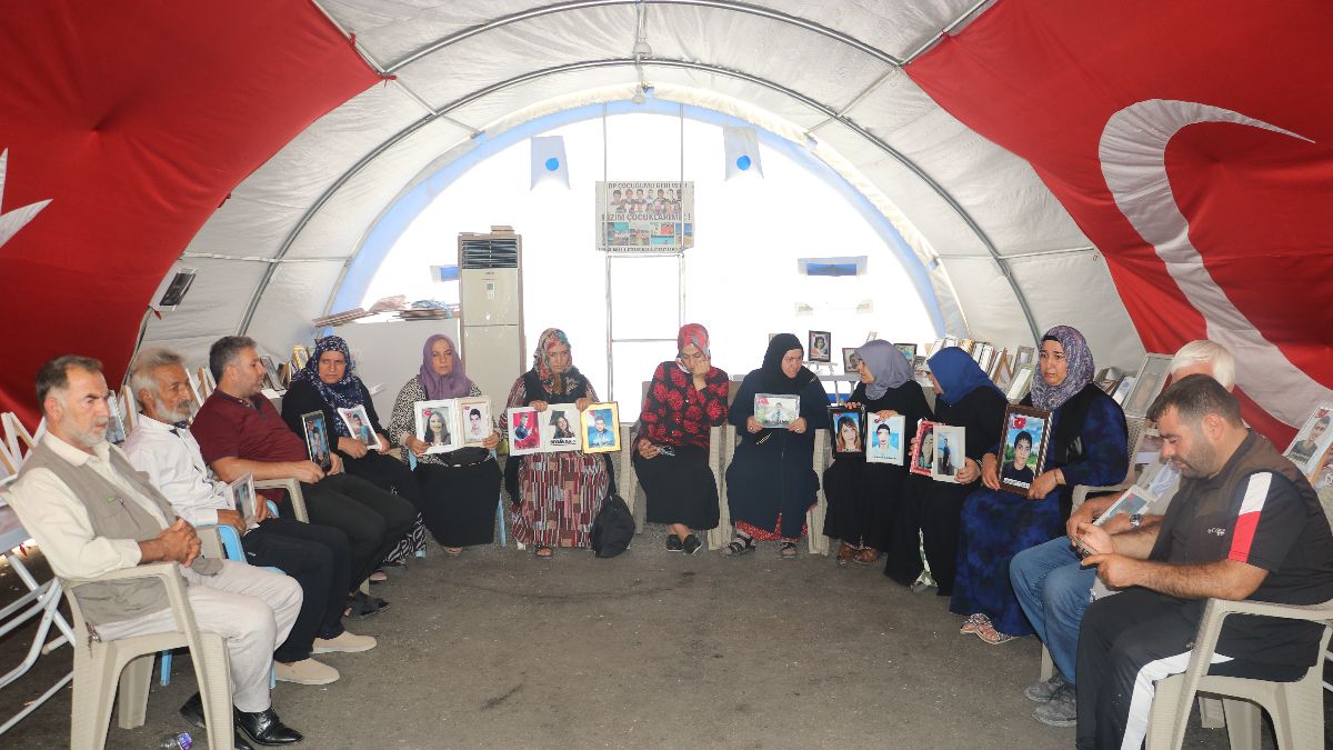Diyarbakır'da evlat nöbetindeki anne: Çocuklarımızı dört gözle bekliyoruz
