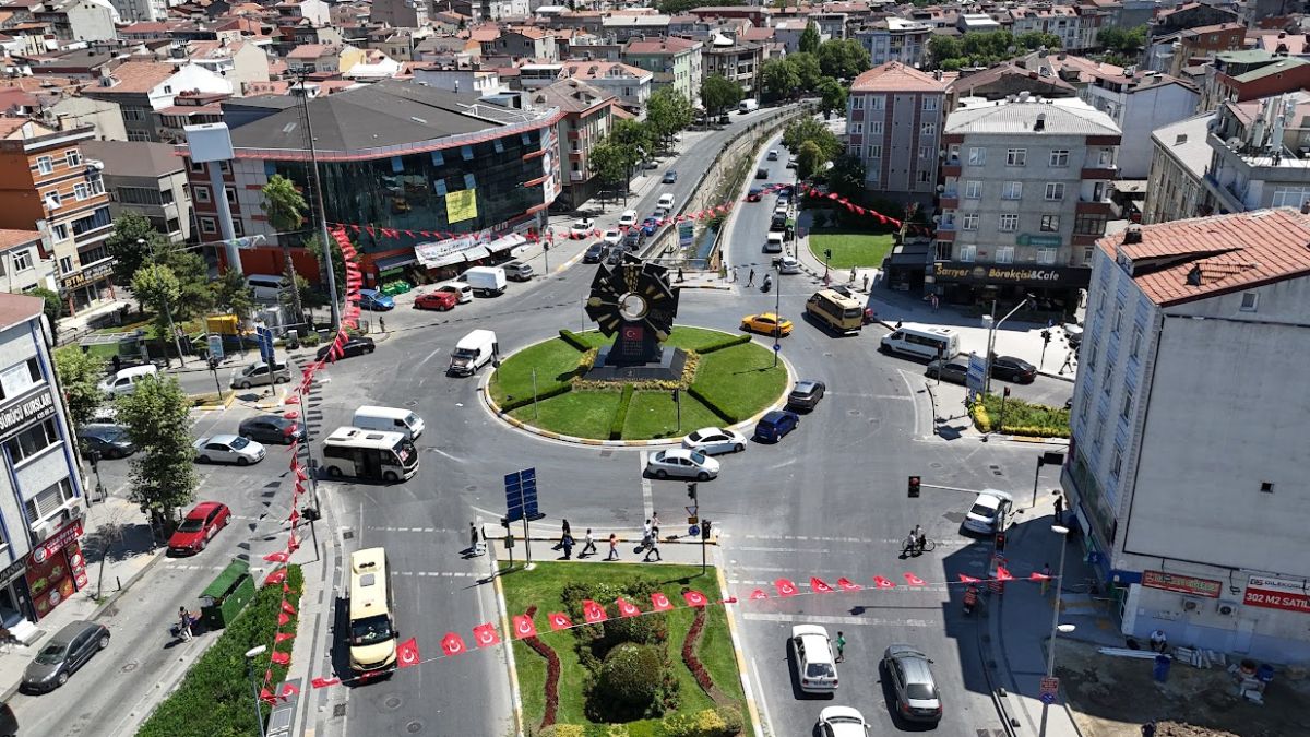 Başkan Erdoğan'ın bayrak asma çağrısına Bağcılar’dan güçlü destek