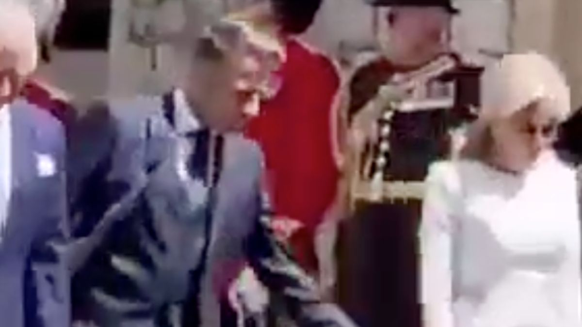 Emmanuel Macron'un eli bir kez daha havada kaldı