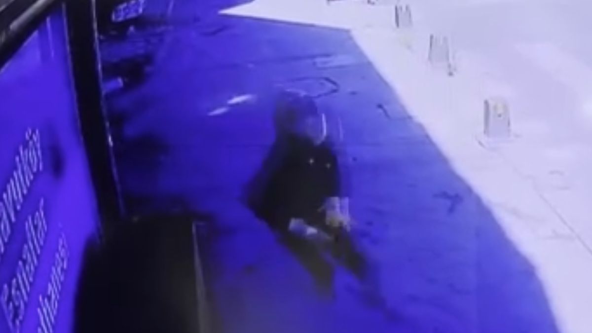 İstanbul'da iş yeri sahibine silahlı saldırı düzenleyen zanlılar yakalandı