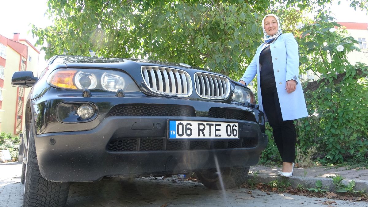 Giresun sokaklarında '06 RTE 06' plakalı aracı görenler şaşırıyor