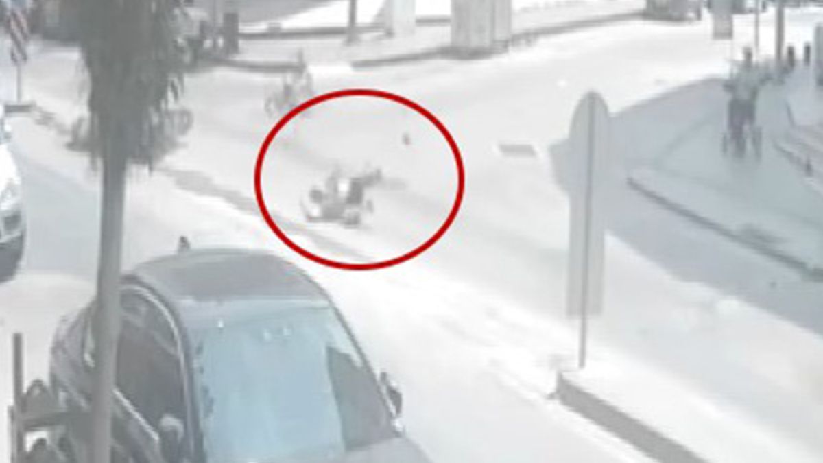 Antalya'da motosiklet ile bisiklet çarpıştı: 2 yaralı
