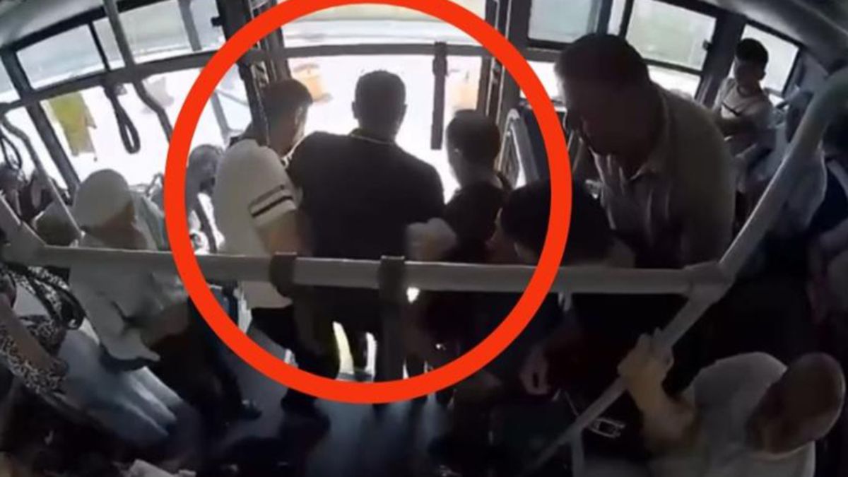 Siirt'te otobüste fenalaşan yolcu hastaneye yetiştirildi
