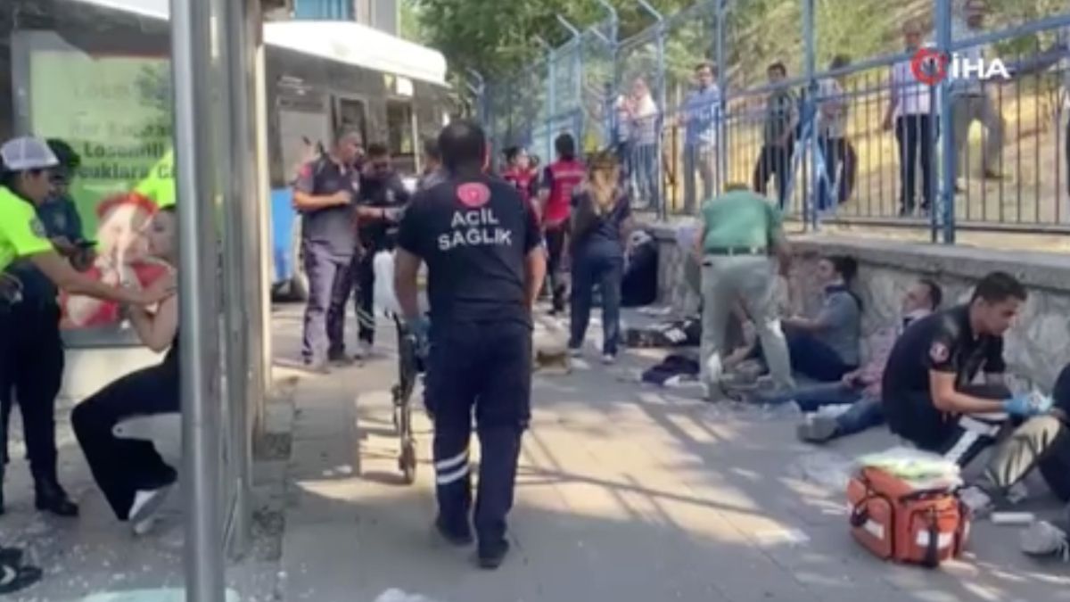 Ankara'da EGO otobüsü kaza yaptı